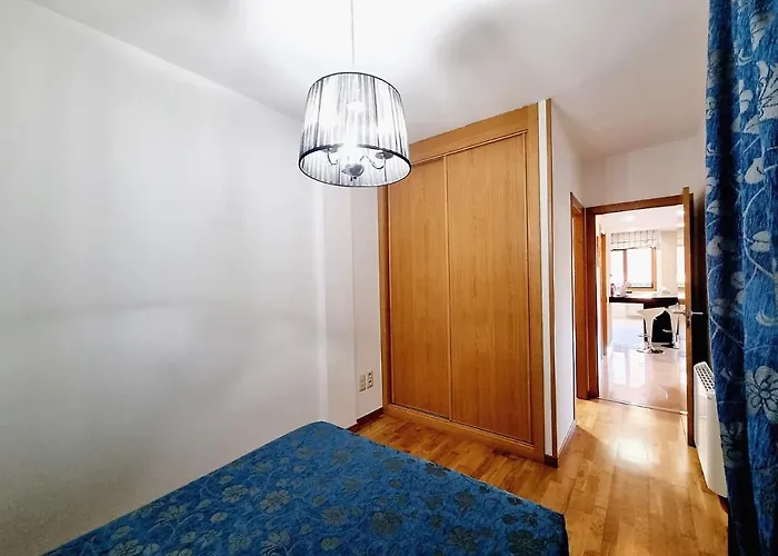 Con Terraza Y Piscina