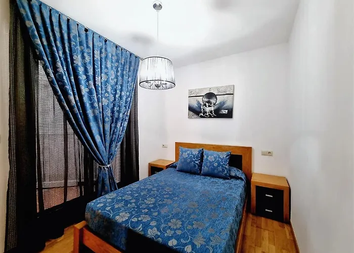 Con Terraza Y Piscina *