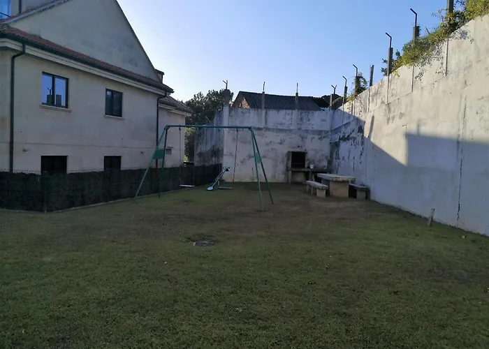 Con Terraza Y Piscina *