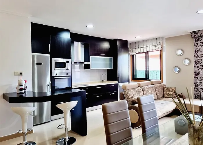 Con Terraza Y Piscina *